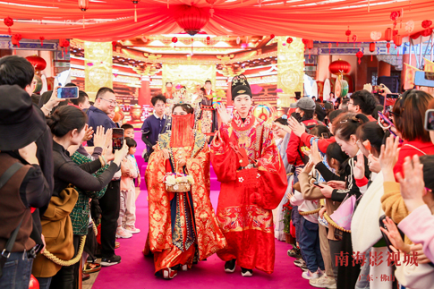 7南海景區(qū)桃花喜韻演繹新國風(fēng).jpg