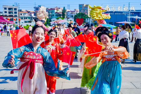 9南海景區(qū)國(guó)風(fēng)巡游增強(qiáng)沉浸游覽體驗(yàn).jpg