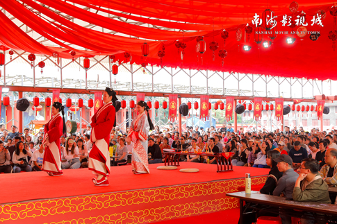 4南海景區(qū)演出現場座無虛席.jpg
